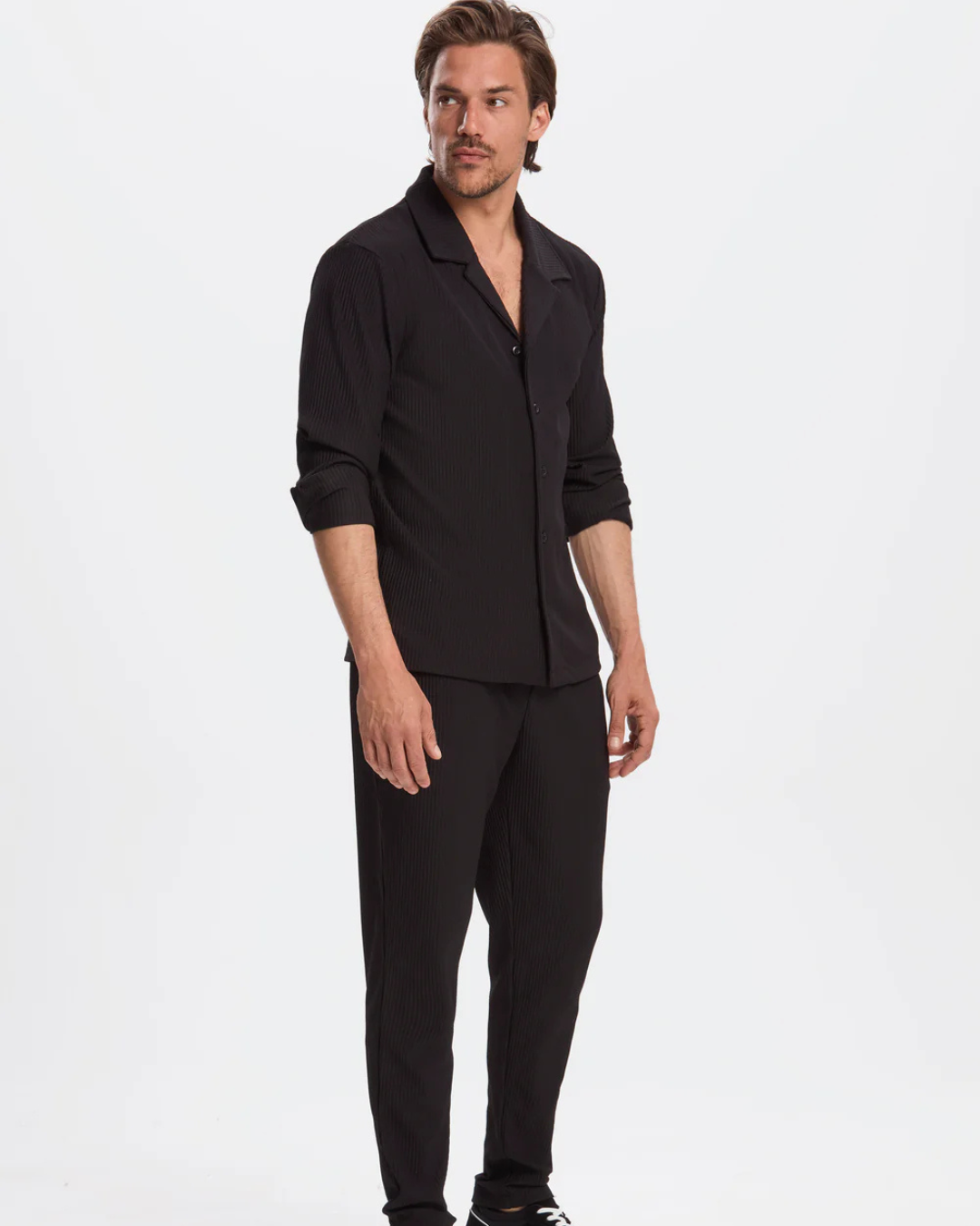Conjunto Masculino con Camisa y Pantalón Slim en Tejido Plisado