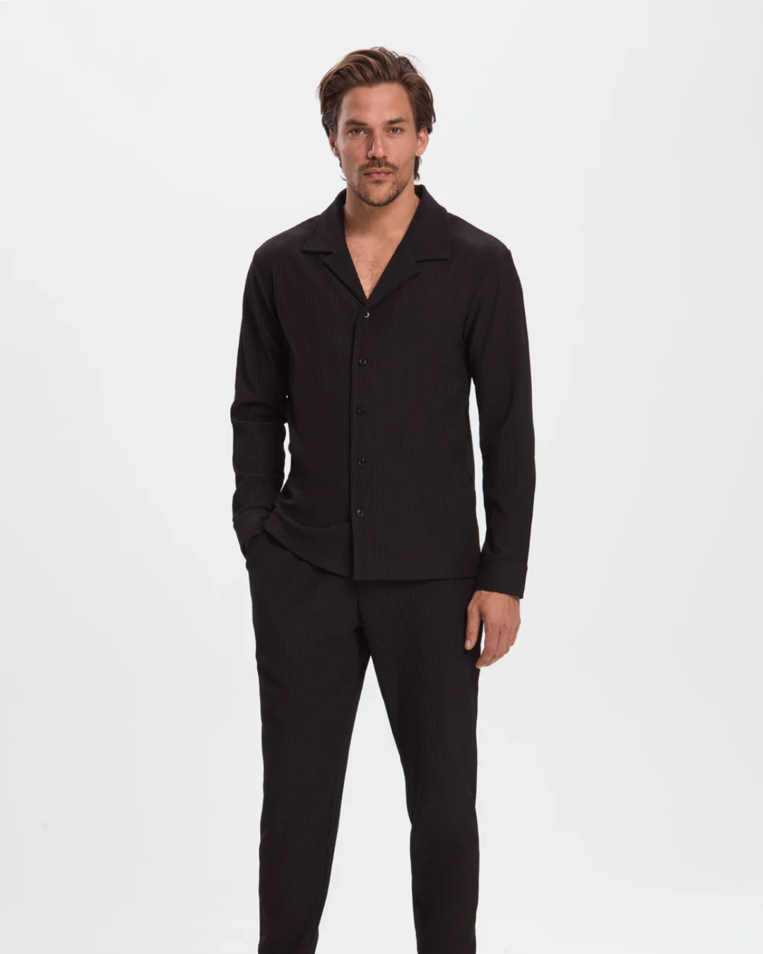 Conjunto Masculino con Camisa y Pantalón Slim en Tejido Plisado