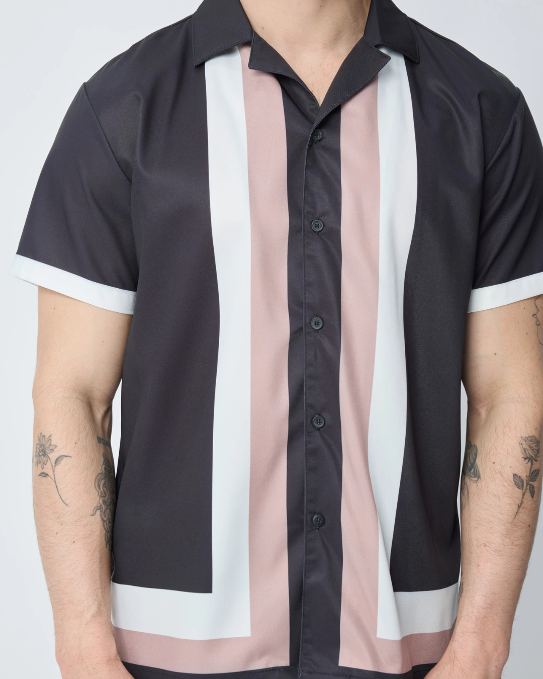 Conjunto de camisa y short para hombre