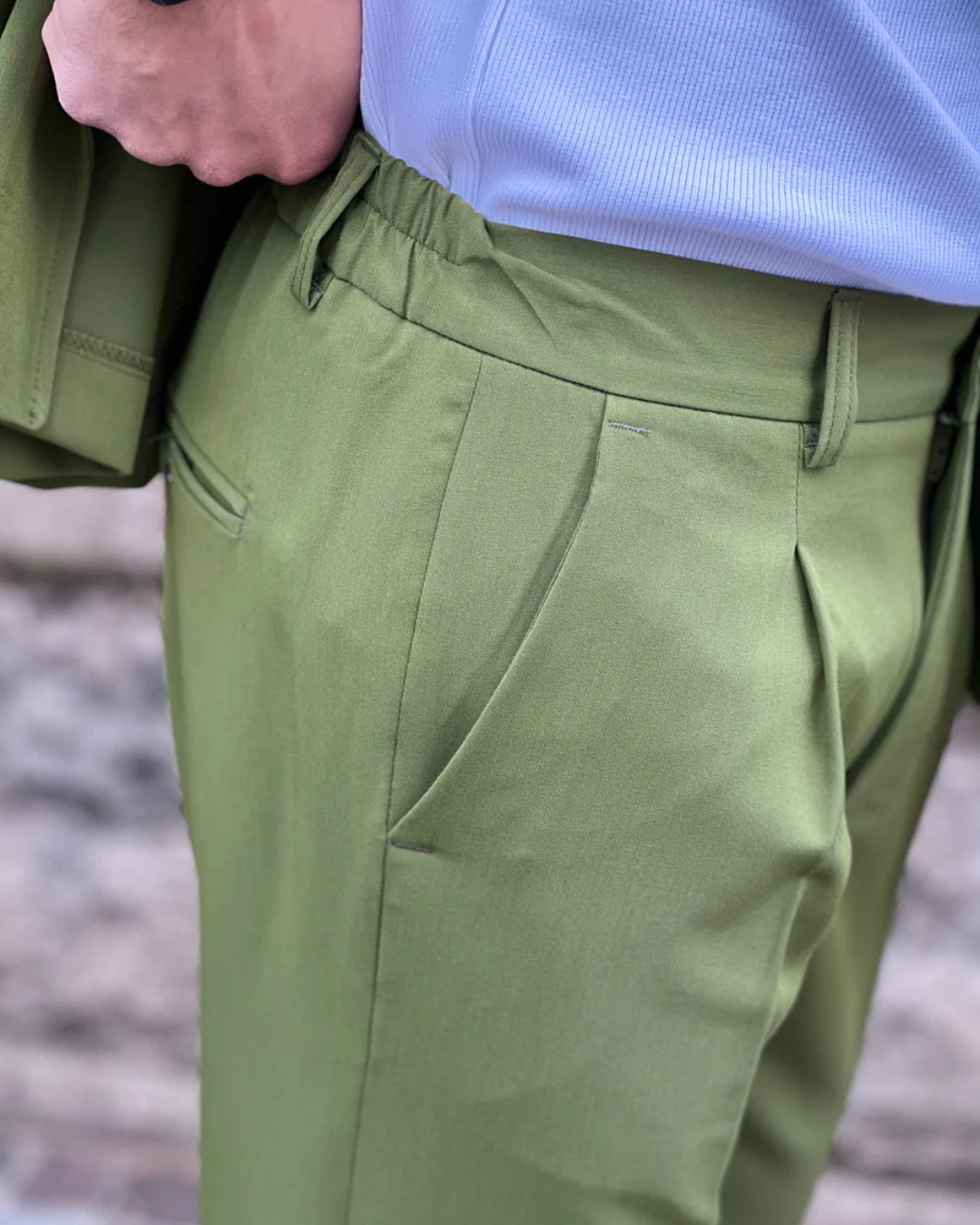 Conjunto de Chaqueta y Pantalón en Tonos Neutros para Hombre de Estilo Casual