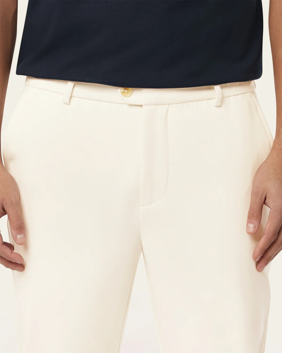 Pantalón Clásico para Hombre con Cremalleras Invisibles en los Bolsillos y Tejido Impermeable
