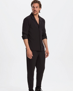 Conjunto Masculino con Camisa y Pantalón Slim en Tejido Plisado