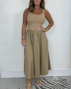 Vestido midi estilo camiseta acampanado de color liso®