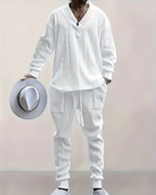 Conjunto de dos piezas en tejido con textura trenzada y cómodo ajuste