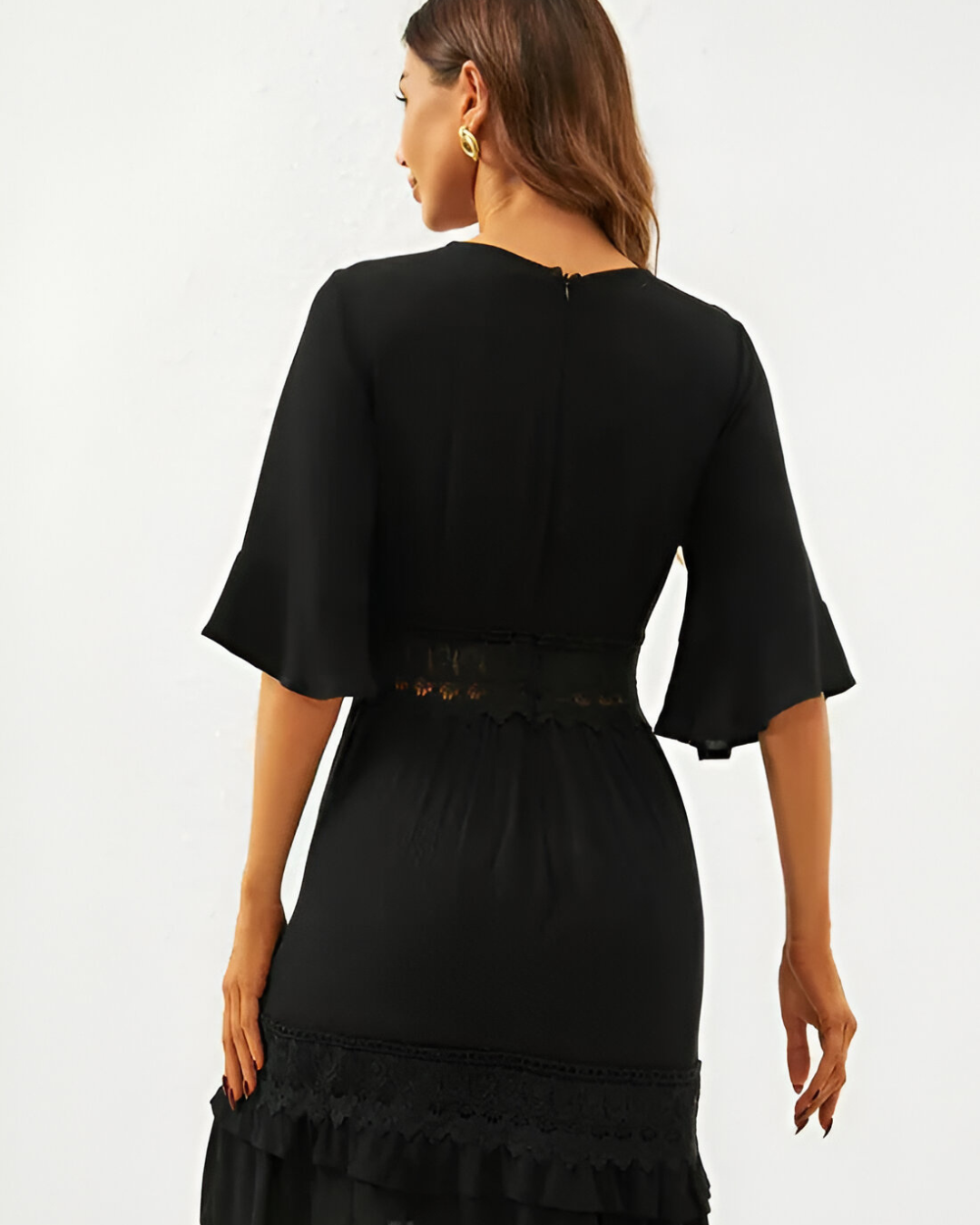 Vestido con Encaje y Corte Sofisticado Ideal para Cualquier Ocasión