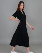 Vestido largo con cuello camisero y estilo holgado