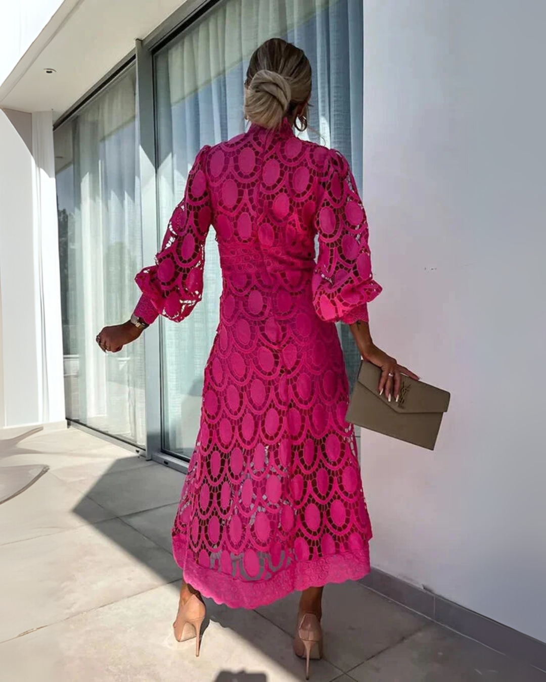 Vestido Largo de Encajes con Maga Estilo Farol