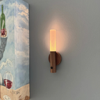 Lámpara de pared en madera