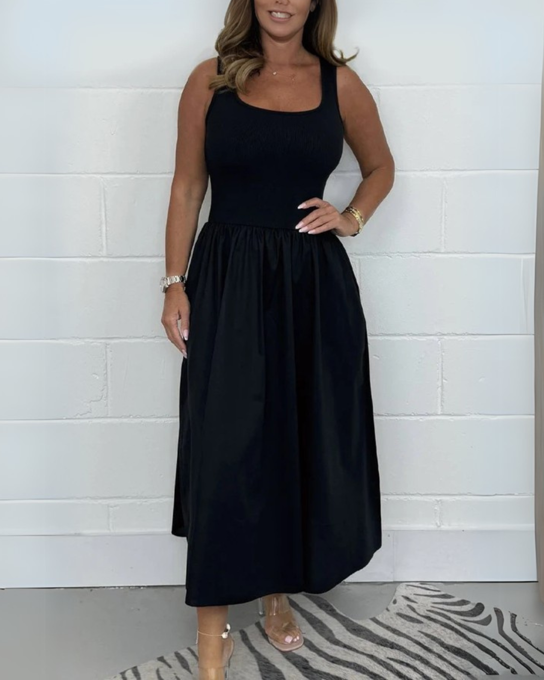 Vestido midi estilo camiseta acampanado de color liso®