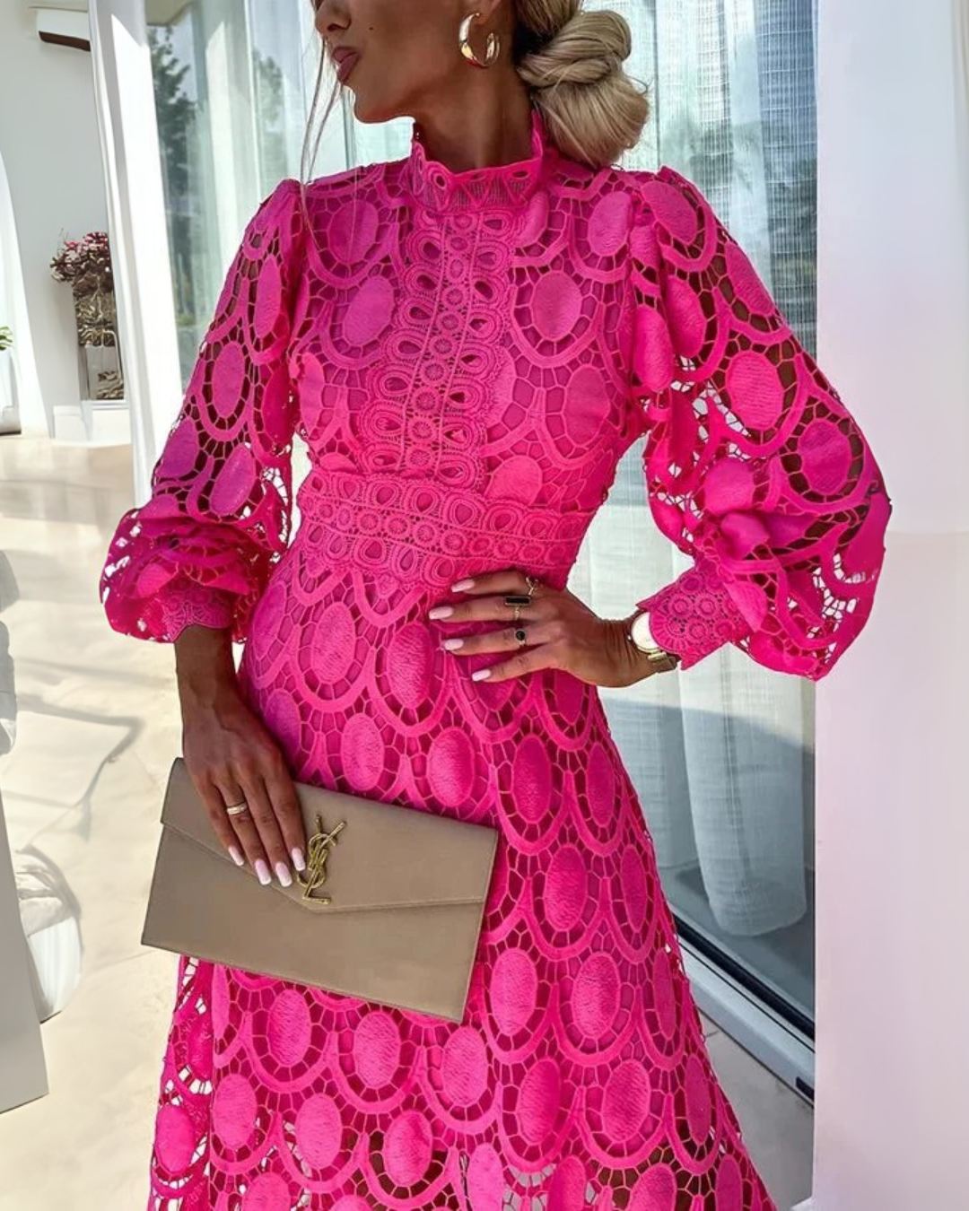 Vestido Largo de Encajes con Maga Estilo Farol