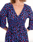 Vestido Estampado Animal Print con Diseño Moderno y Ajuste Perfecto