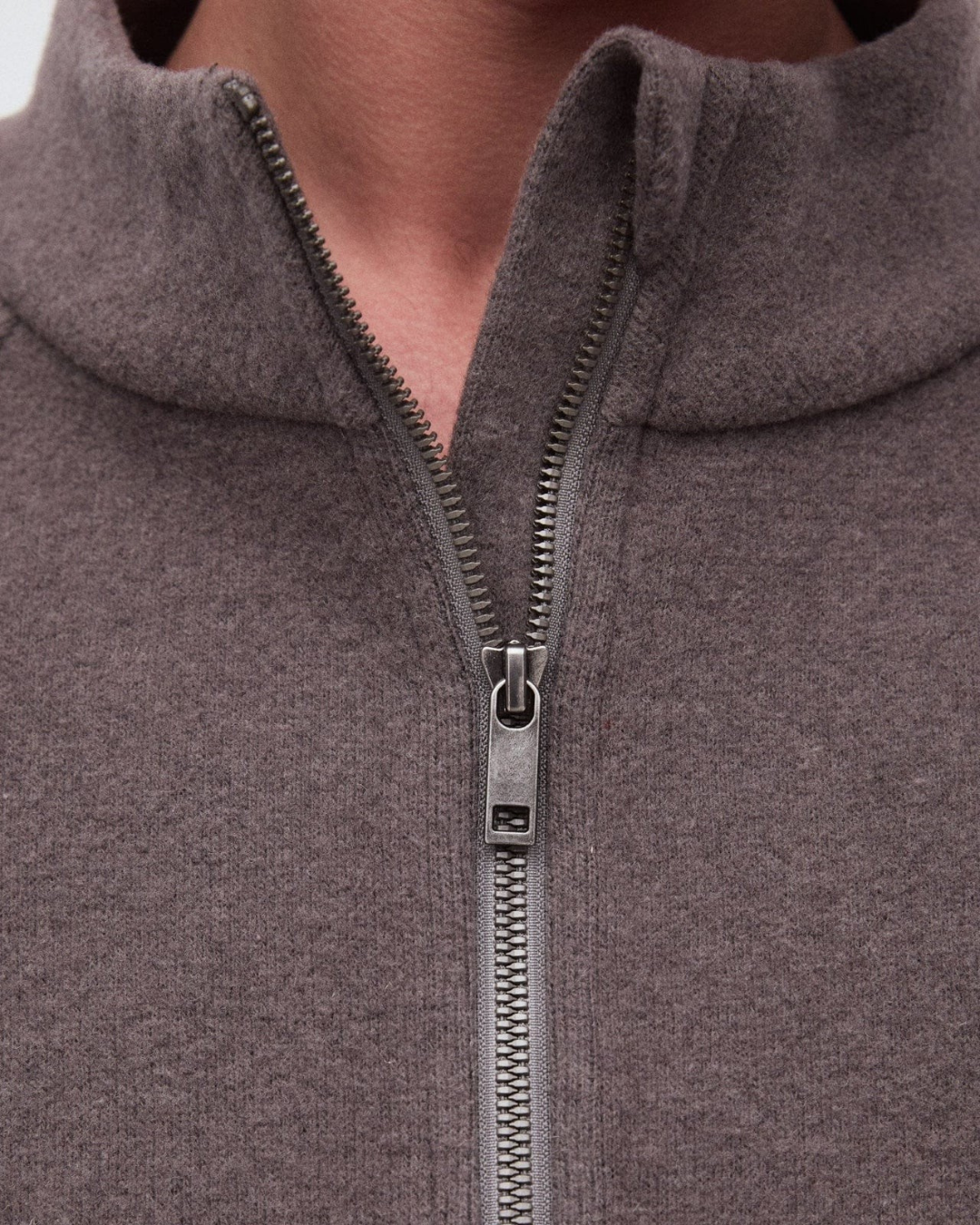 Jersey Unisex con Cuello Largo y Cremallera