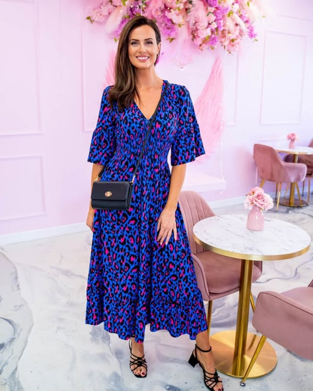 Vestido Estampado Animal Print con Diseño Moderno y Ajuste Perfecto