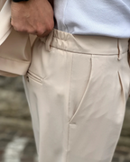 Conjunto de Chaqueta y Pantalón en Tonos Neutros para Hombre de Estilo Casual