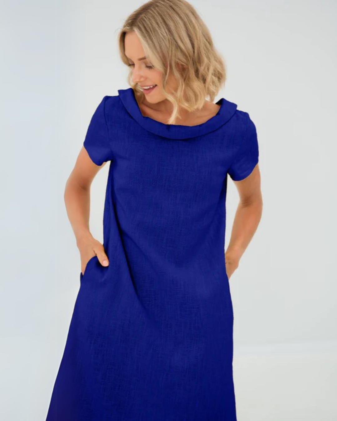 Vestido Corto en Lino de corte Holgado