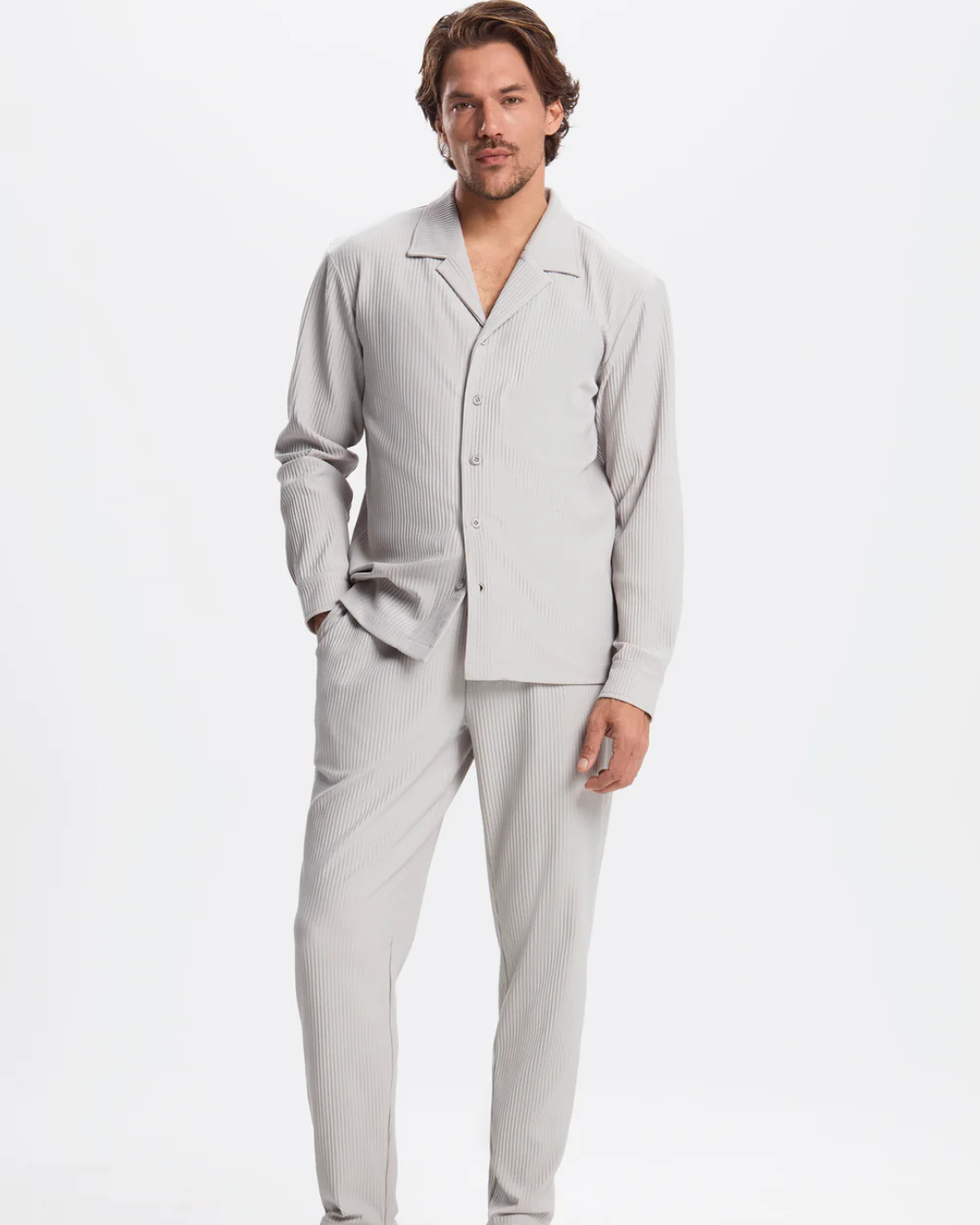 Conjunto Masculino con Camisa y Pantalón Slim en Tejido Plisado