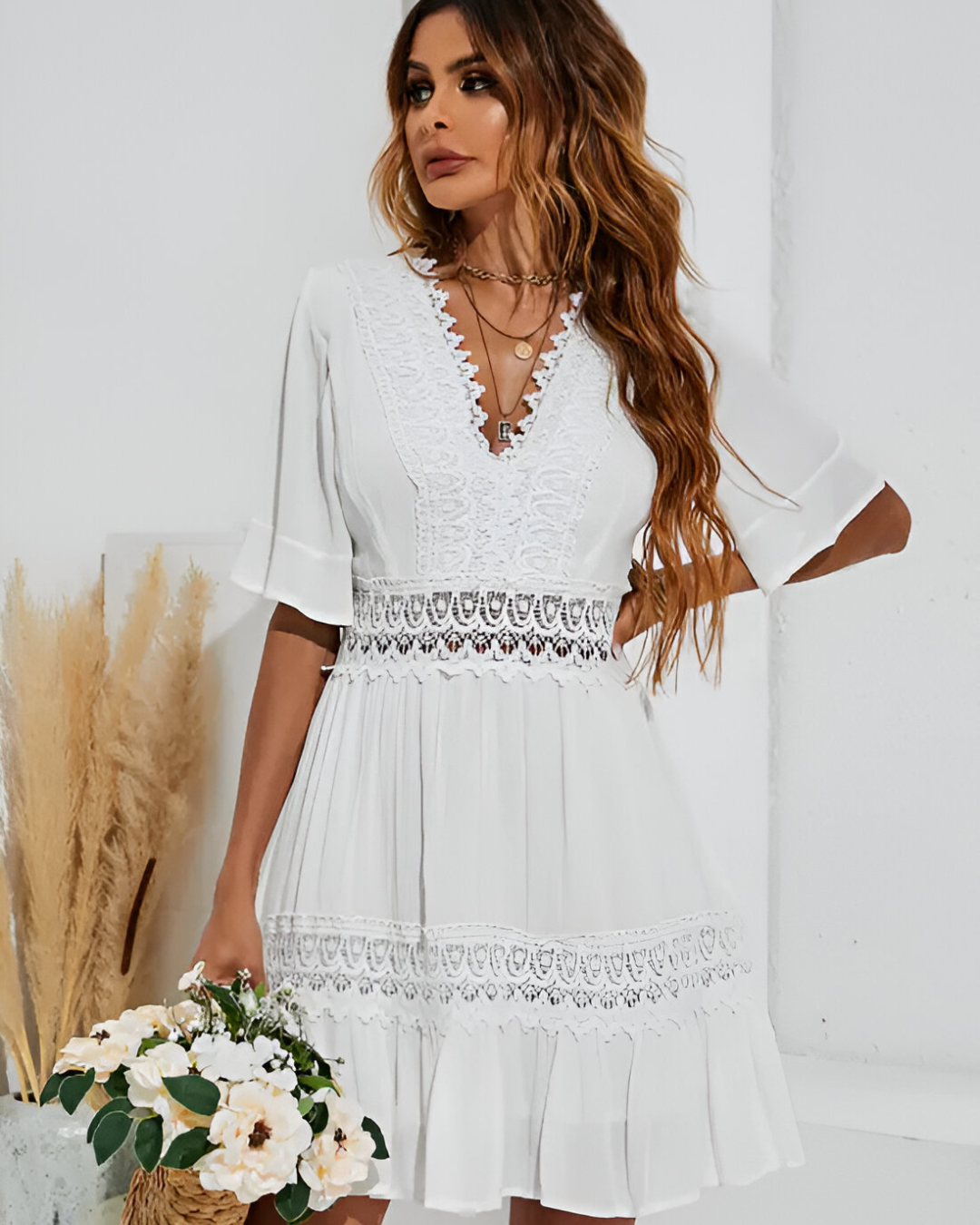 Vestido con Encaje y Corte Sofisticado Ideal para Cualquier Ocasión