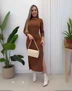 Vestido Largo y Ceñido con Abertura en la Pierna