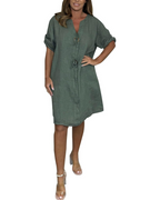 Vestido de lino con mangas largas y elegantes botones