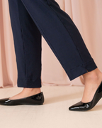 Pantalón Recto de Tiro Medio con Pinzas Frontales y Tejido Fluido