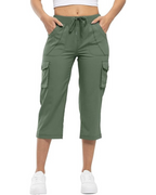 Pantalón cargo capri con bolsillos laterales y cintura ajustable