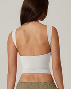 Top corto sin mangas con espalda abierta