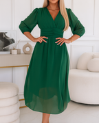 Vestido Elegante con Cuello en V