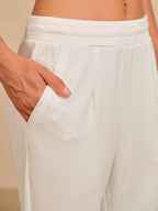 Pantalones anchos y elegantes para mujer